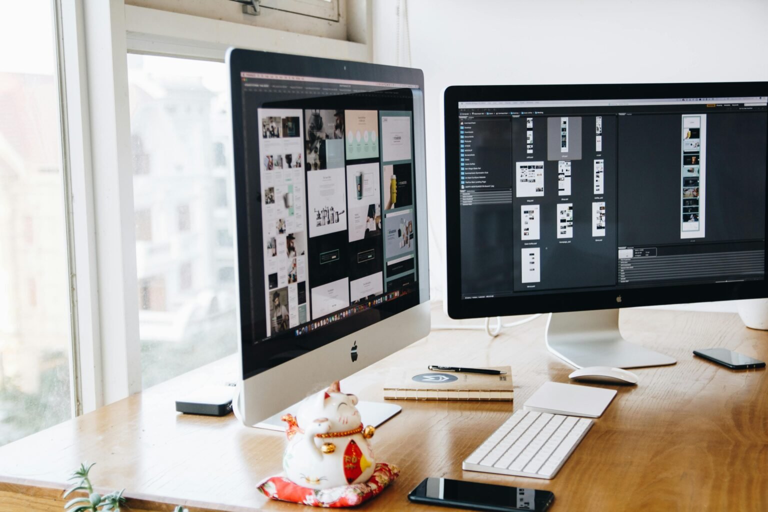 business professional, online marketing in an indoor workspace.