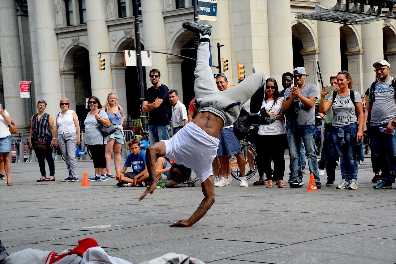 new york city, dancer, city, new, york, young, black, african-american, urban, man, fun, adult, street, people, sidewalk, lifestyle, crowd, outdoor, urban street, city street, downtown, gray crowd